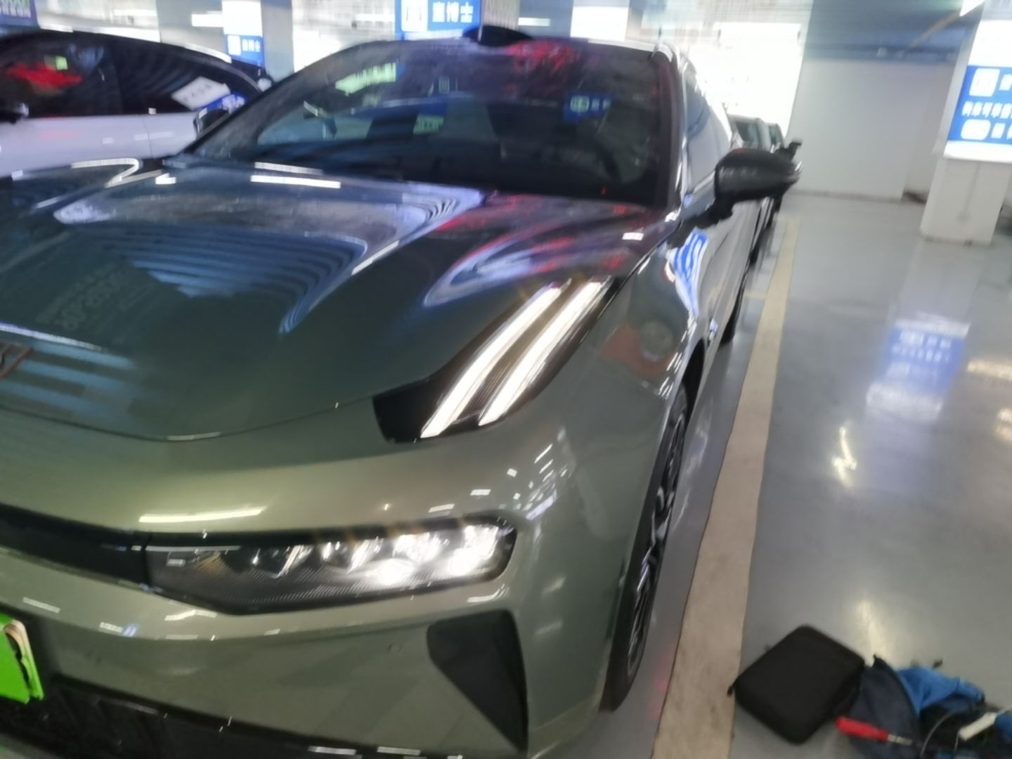 Zeekr 001 2024 YOU Edition 100 kWh All-Wheel Drive — снимка 8