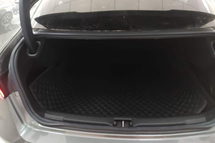 Used Lynk & Co 03 2022 2.0TD DCT JingPro Trunk