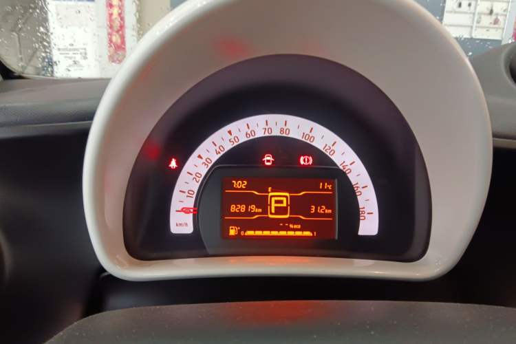 Used smart fortwo 2015 1.0L 52 kW hardtop Dynamic version