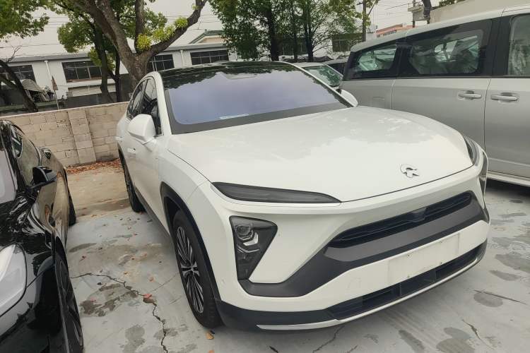 Used Nio EC6 2020 605 km Sport Edition Front Right 45 Deg