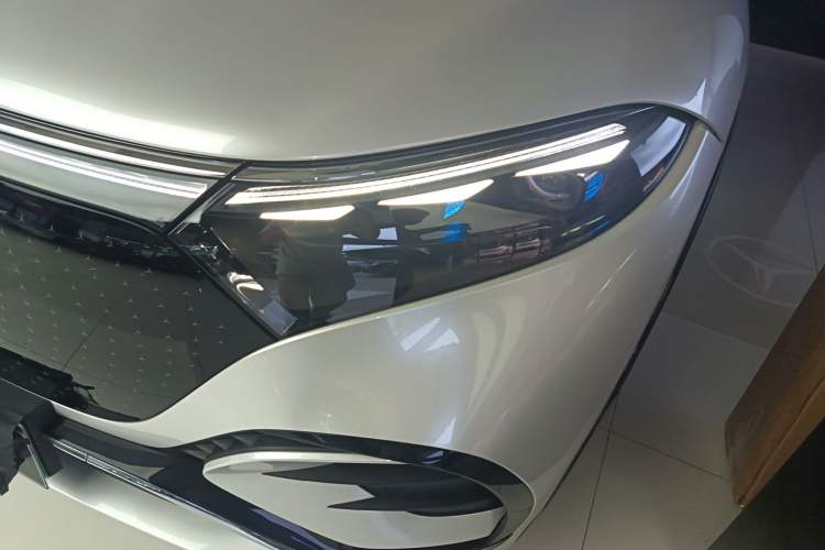 Used Mercedes-Benz EQS SUV 2023 450 4MATIC Pioneer Edition Left Front Headlight