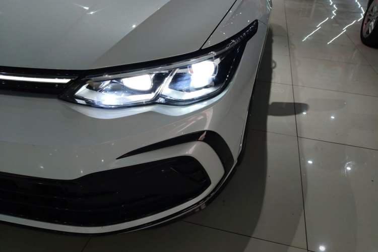 Used Volkswagen Golf 2023 Facelift 280TSI DSG R-Line Lite
