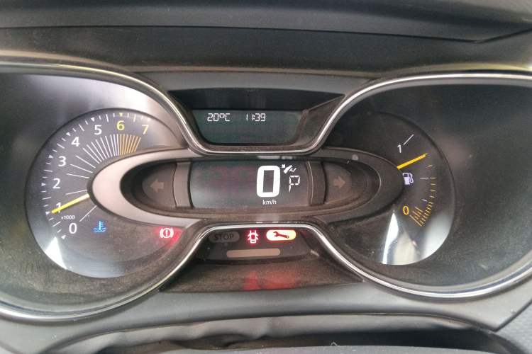 Used Renault Captur 2015 1.2T Automatic Luxury First Edition Instrument Cluster