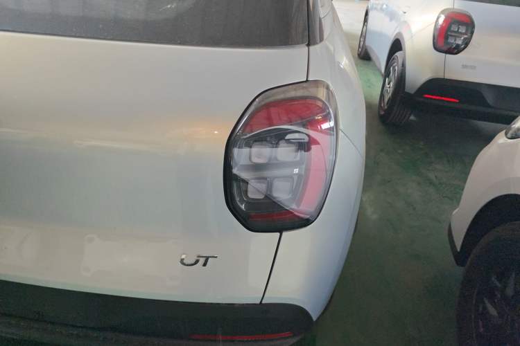 Used AION UT 2025 330 Starlight Edition
