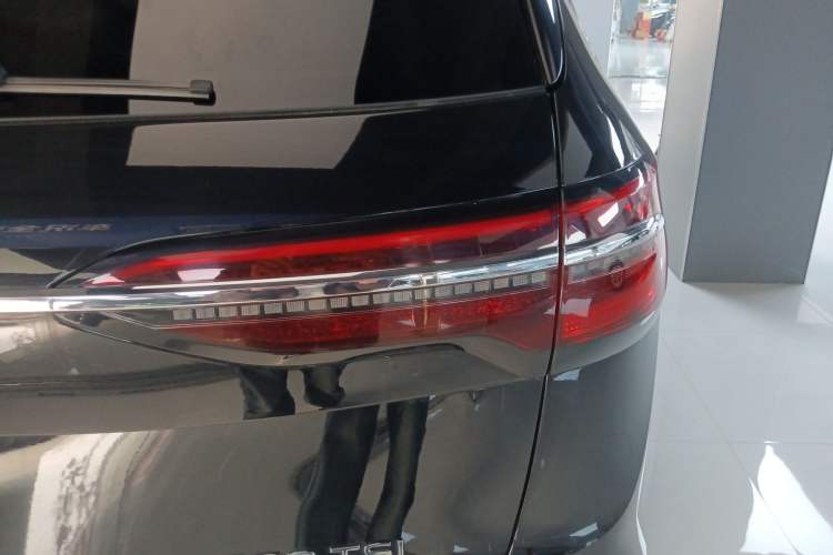 Used Volkswagen Viloran 2023 380TSI Luxury Edition