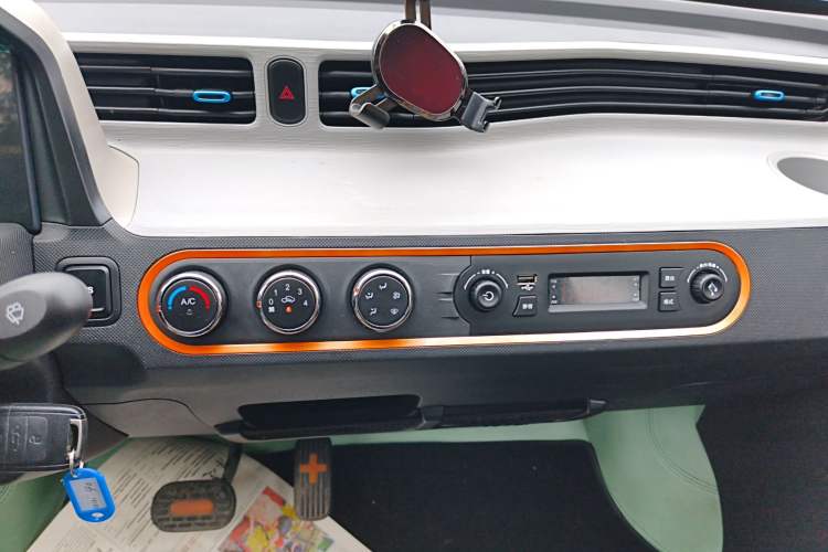 Used Wuling Hongguang MINIEV 2021 Macaron Fashion Edition Lithium-Ion Battery Audio And AC Panel