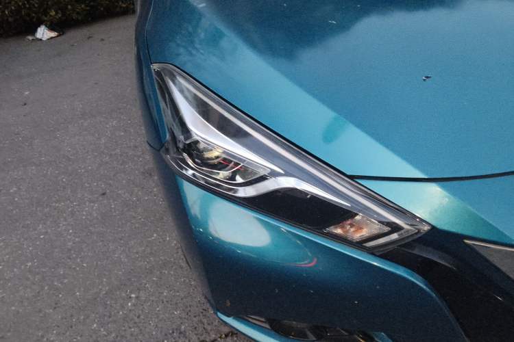 Used Nissan Lannia 2016 1.6L CVT Cool Edition Right Front Headlight