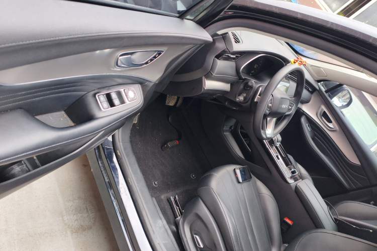 Used Roewe RX5 MAX 2021 Supreme Series 300TGI Automatic Luxury Cabin Edition Driver Seat