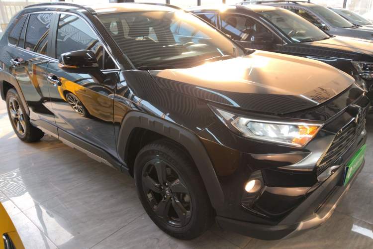 Used Toyota RAV4 2022 2.0L CVT 4x4 Style Plus Edition
