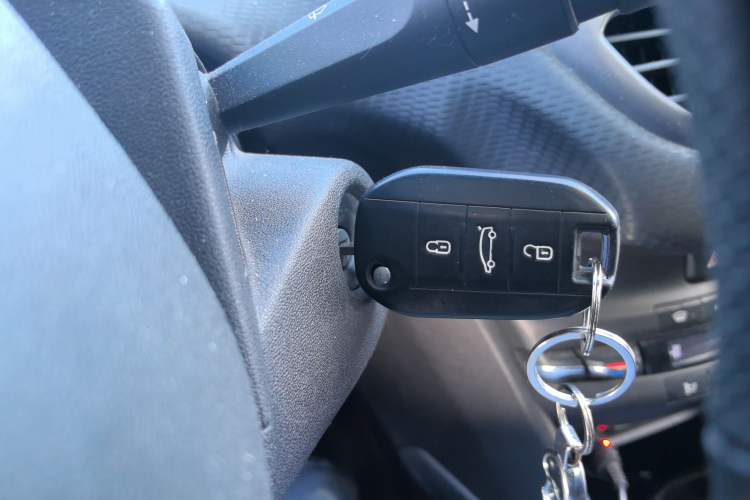 Used Peugeot 2008 2014 1.6L Manual Fashion Edition
