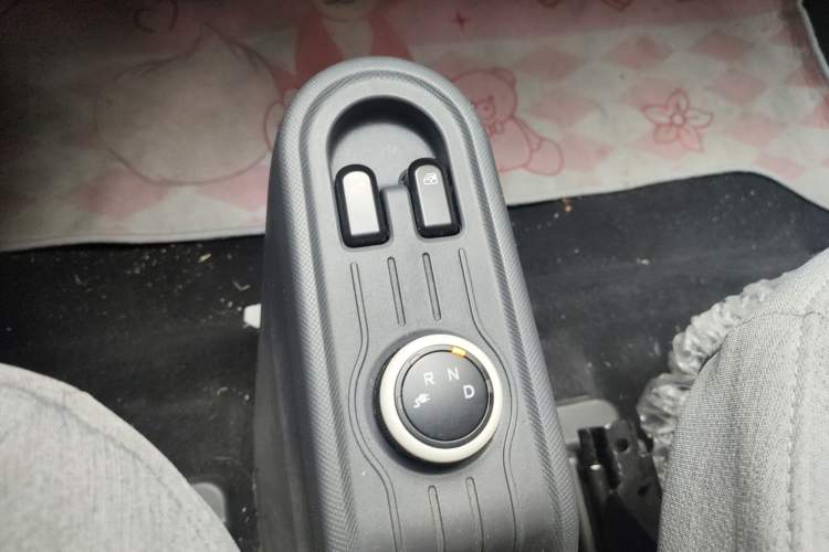 Used Wuling Hongguang MINIEV 2021 Macaron Premium Model – Lithium Iron Phosphate Gear Lever