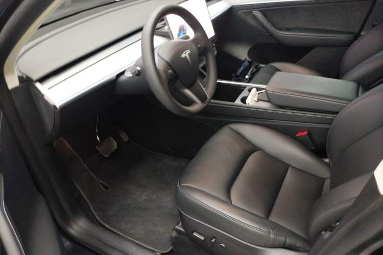 Used Tesla Model Y 2024 Rear-Wheel-Drive Version Left Front Seat