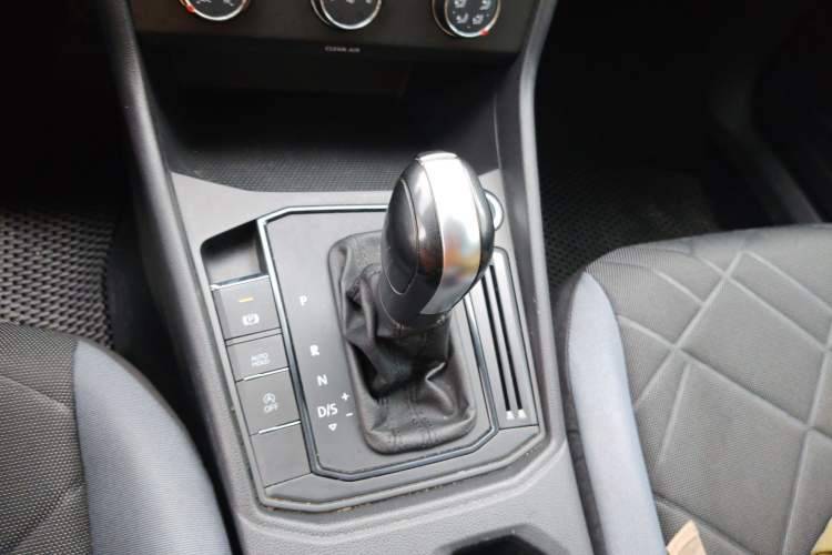 Used Volkswagen Lavida 2023 Revised 1.5L Automatic DeYi Edition Gear Lever