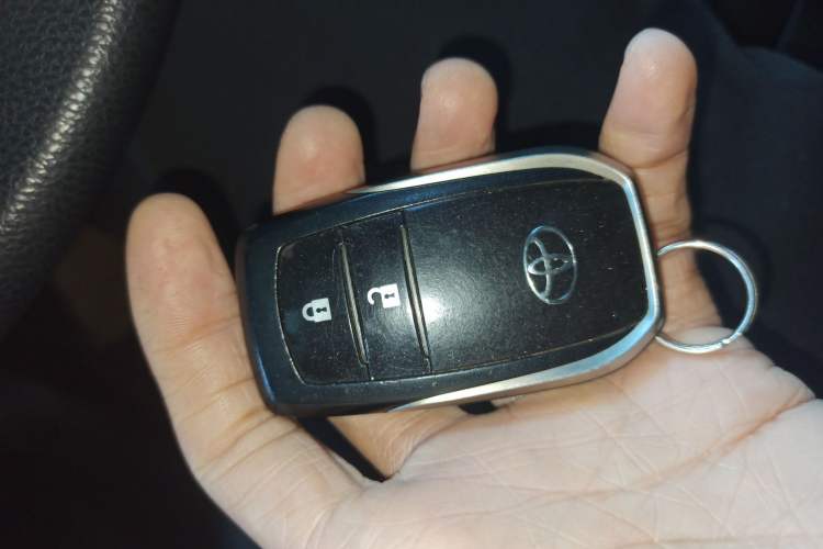 Used Toyota RAV4 2016 2.0L CVT Two-Wheel Drive Fashion Edition China V Standard