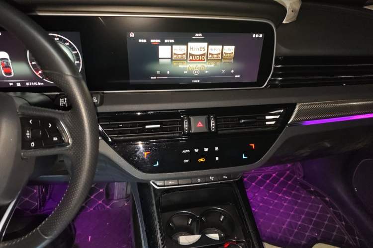 Used Hongqi HS5 2019 2.0T Smart Connect Flagship Edition Audio And AC Panel