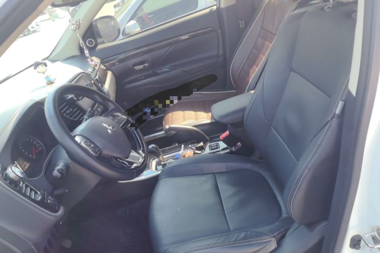 Used Mitsubishi Outlander 2018 2.0L Two-Wheel Drive Glory Edition 5 Seats