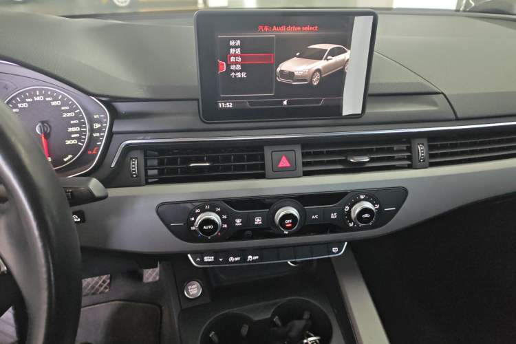 Used Audi A4L 2017 40 TFSI Ambition Edition Audio And AC Panel