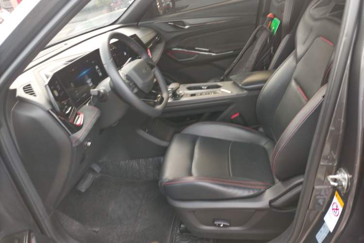 Used CHANGAN OSHAN X5 PLUS 2023 Revised Version 1.5T DCT Navigation Edition
