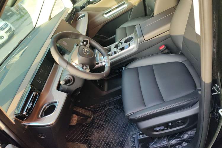 Used GAC Trumpchi E8 2024 Honor Series 2.0L Honor Edition Left Front Seat