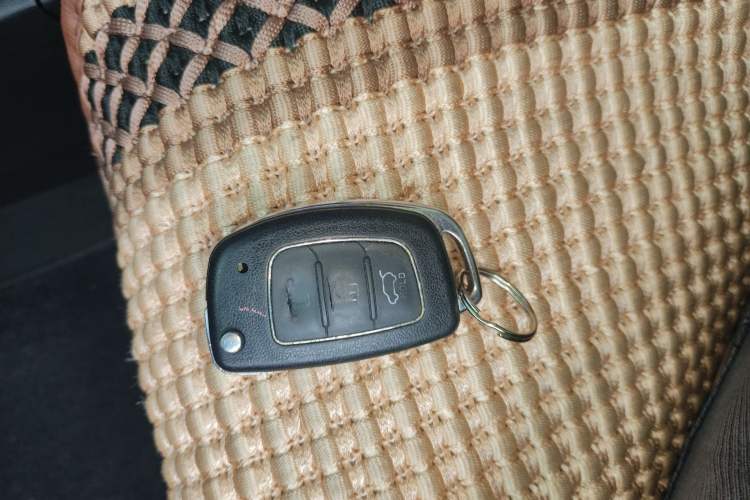 Used Hyundai Elantra (5th Generation / Langdong) 2015 1.6L Automatic Fashion Model Vehicle Key