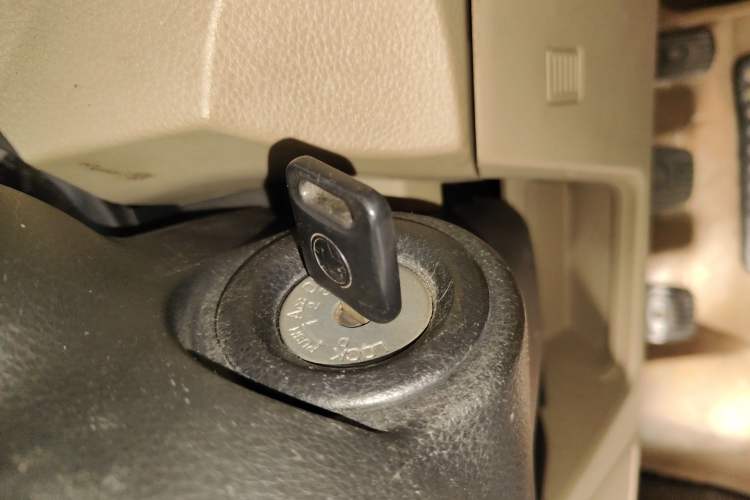 Used Venucia R50 2013 1.6L Manual Fashion Edition