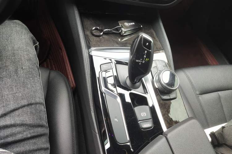 Used BMW 5 Series 2018 525Li M Sport Package Gear Lever