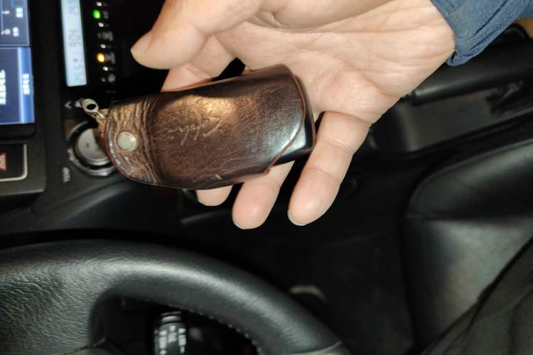 Used Toyota Prado 2016 3.5L Automatic TX-L Vehicle Key