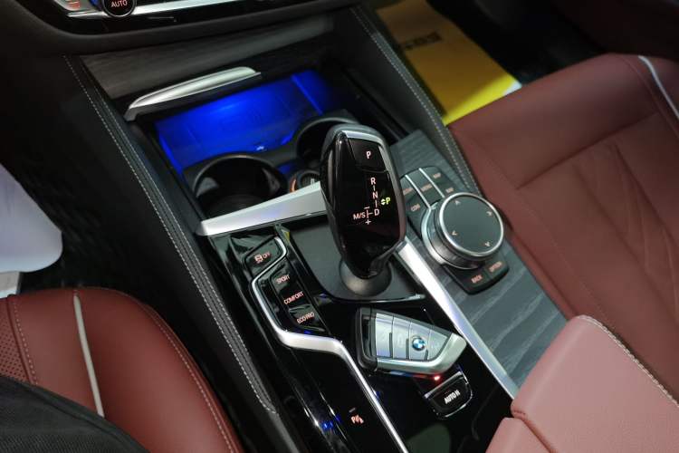 Used BMW 5 Series 2023 530Li Leading Model M Sport Package Gear Lever