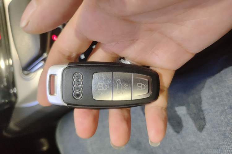 Used Audi Q6 2024 40 TFSI quattro Guanyun Edition Yulin Package 7 Seats Vehicle Key