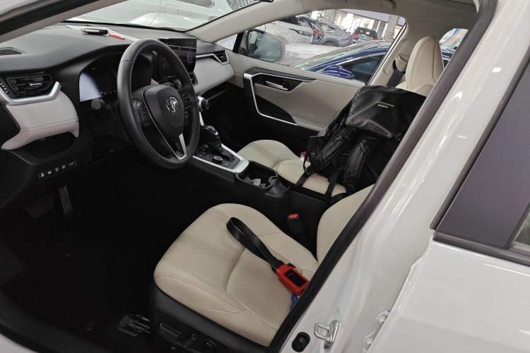 Used Toyota Wildlander 2024 Dual-Motor 2.5L E-CVT Four-Wheel Drive Prestige Edition
