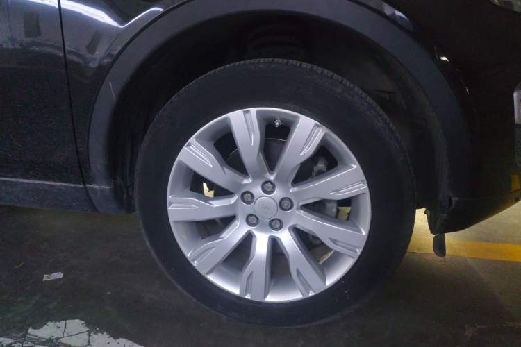 Used Land Rover Discovery Sport 2015 2.0T SE
