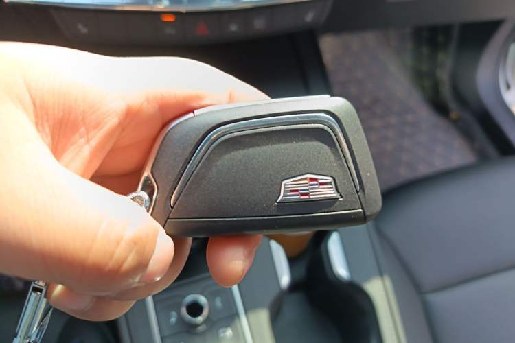 Used Cadillac XT4 2024 28T Two-Wheel-Drive Luxury Version