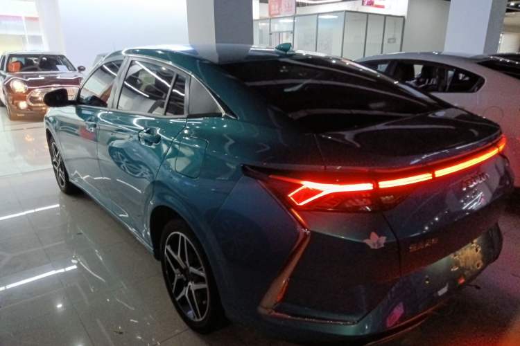 Used Dongfeng Aeolus Yixuan 2021 230T Automatic Chasing Shadow Edition Rear Left 45 Deg