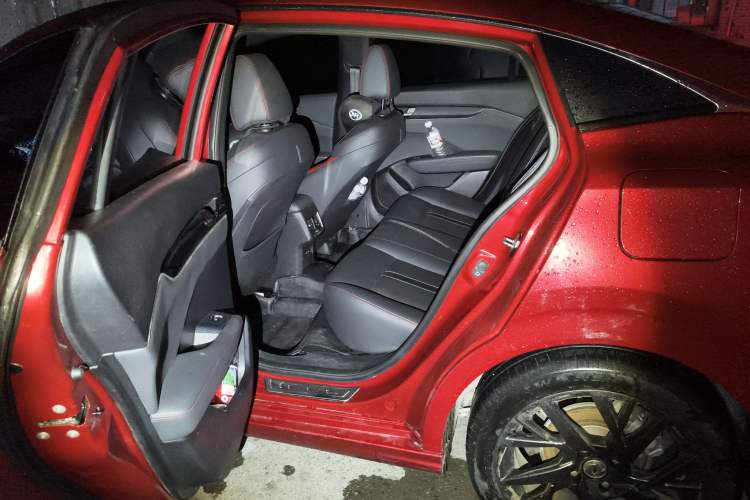 Used Dongfeng Aeolus Yixuan 2020 230T Automatic Cool Stylish Dark Knight Edition
