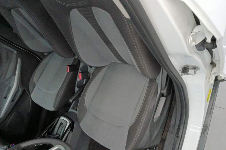 Used Ford EcoSport 2013 1.5L Automatic Fashion Model