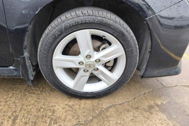 Used Toyota Camry 2012 Junrui 2.0S Radiant Edition Right Front Wheel Hub