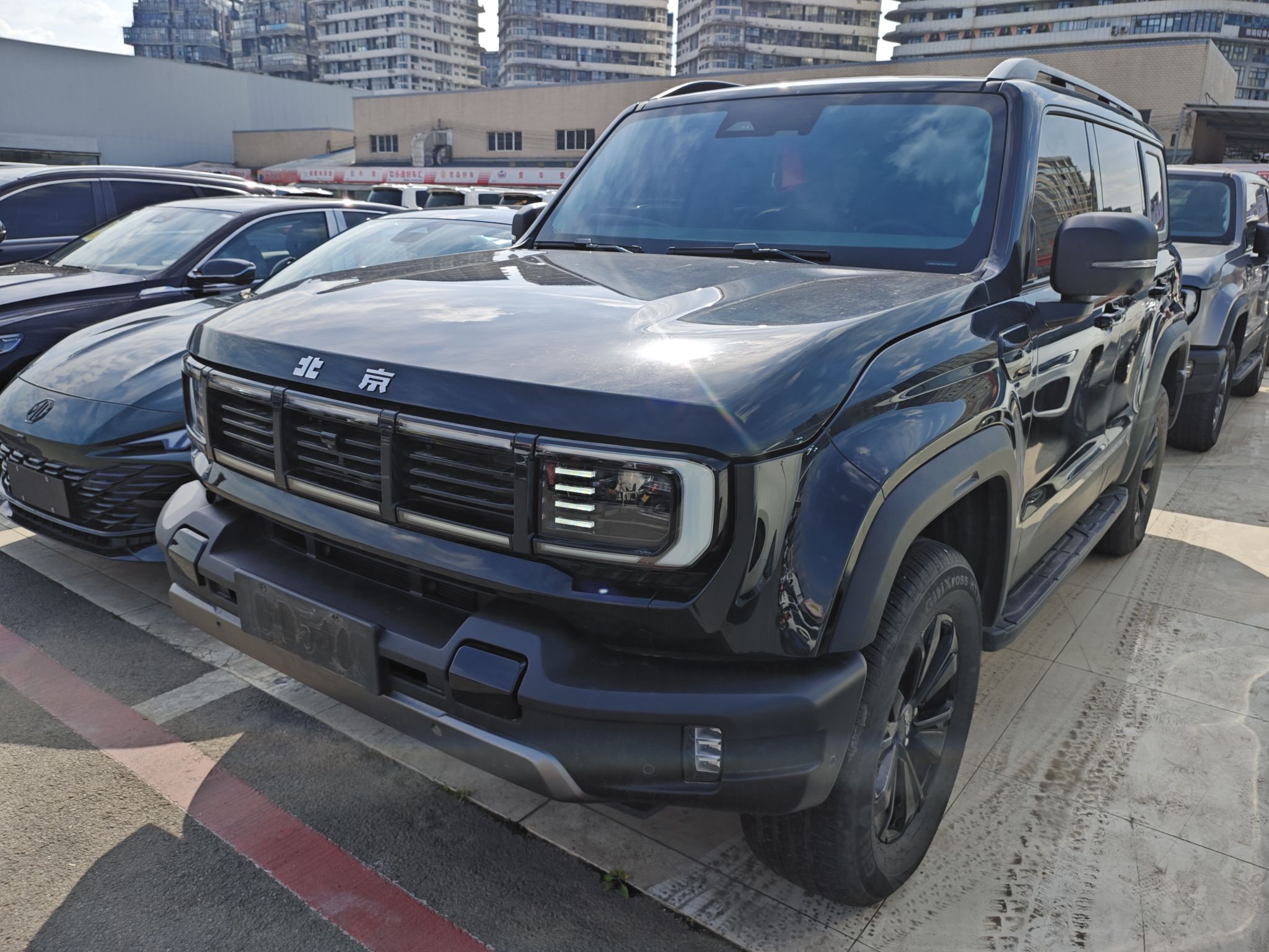 تحت مقدمة السيارة