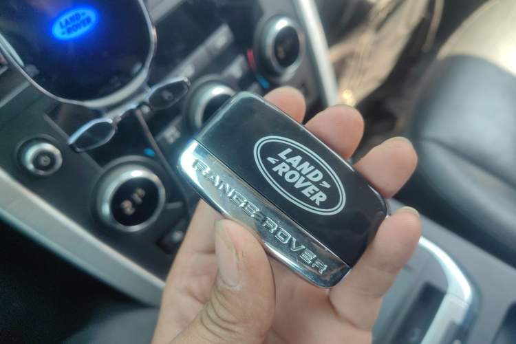 Used Land Rover Discovery Sport 2019 240 PS SE Version China VI Standard