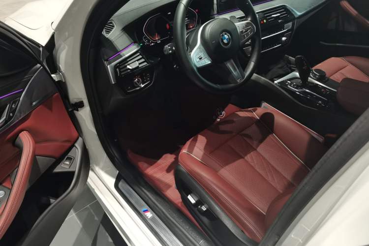 Used BMW 5 Series 2022 Second Facelift 530Li Leading Edition M Sport Package
