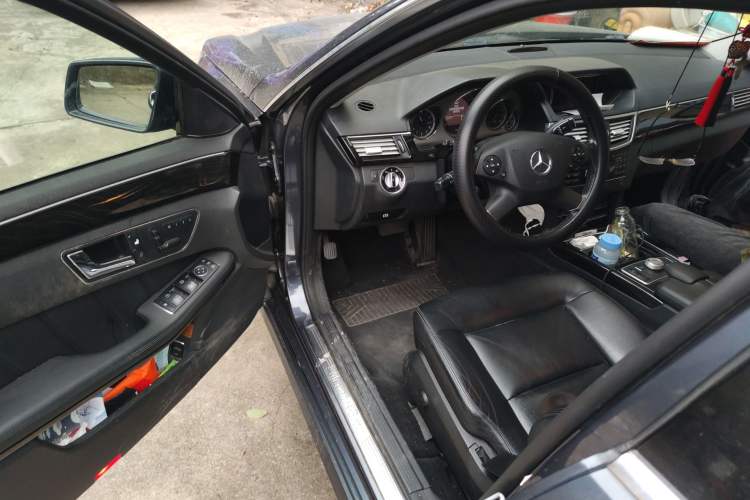 Used Mercedes-Benz E-Class 2010 E 300 L Fashion Model
