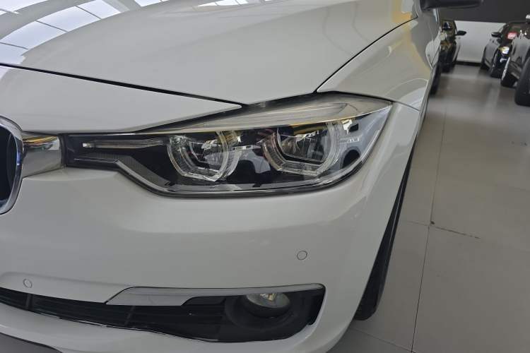 Used BMW 3 Series 2016 320Li Ambition Model
