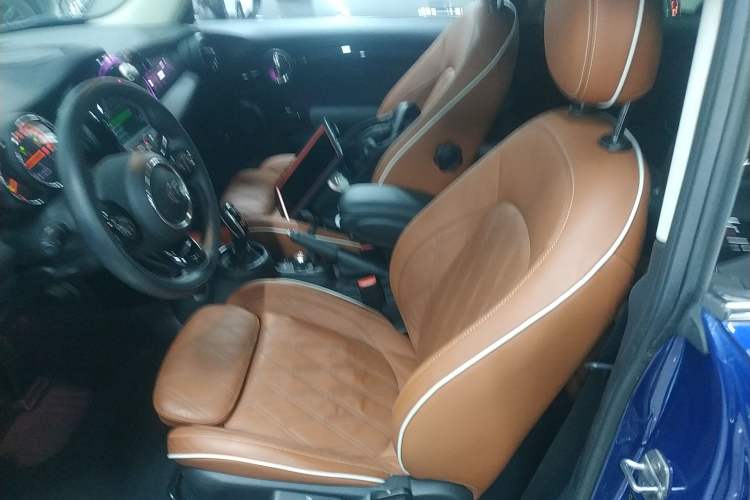 Used MINI 2018 1.5T COOPER Artist Left Front Seat