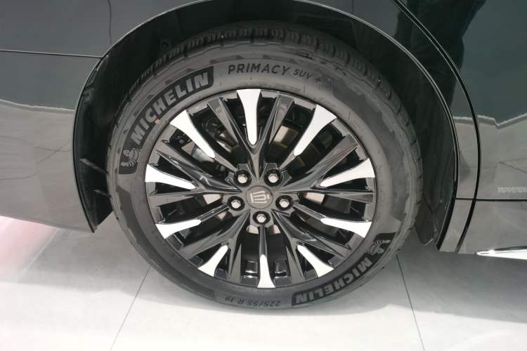 Used Toyota Vellfire 2024 Crown Dual-Engine 2.5L Supreme Executive Edition
