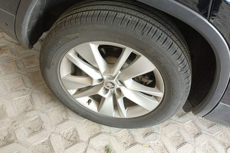 Used Skoda Kodiaq 2019 Facelifted TSI330 5-Seater Two-Wheel-Drive Luxury Enjoyment Edition China VI Standard Right Rear Wheel Hub