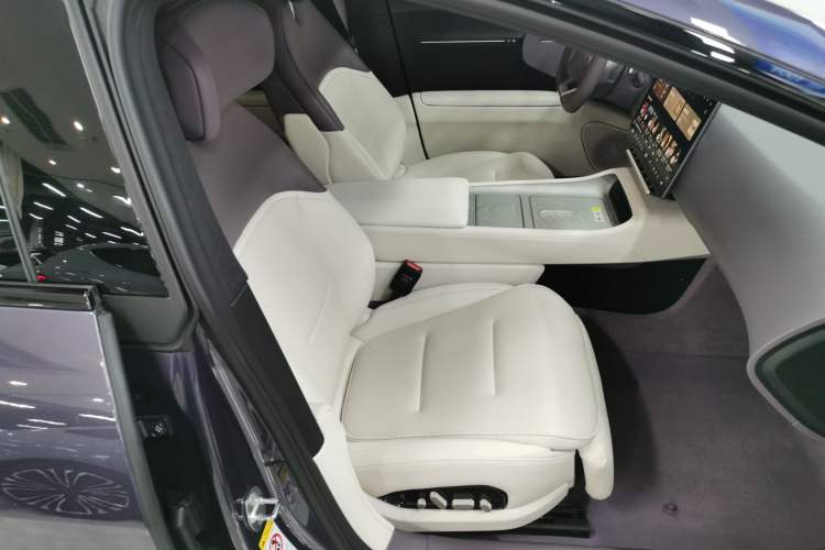 Used Avatr 12 2025 Ultra Extended-Range Edition Right Front Seat