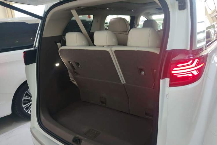 Used Denza D9 2022 DM-i 970 Four-Wheel Drive Prestige Model
