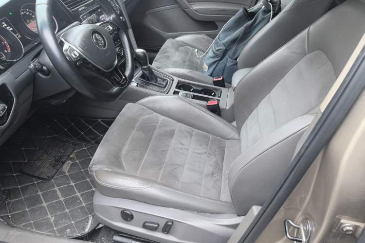 Used Volkswagen Golf 2014 1.4TSI Automatic Flagship Model Left Front Seat