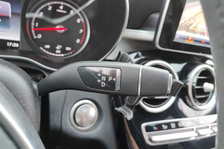 Used Mercedes-Benz C-Class 2017 Restyled C 200 Sport Edition Gear Lever