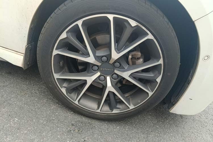 Used Lynk & Co 03 2018 1.5TD DCT JingPro Edition China V Standard Right Front Wheel Hub