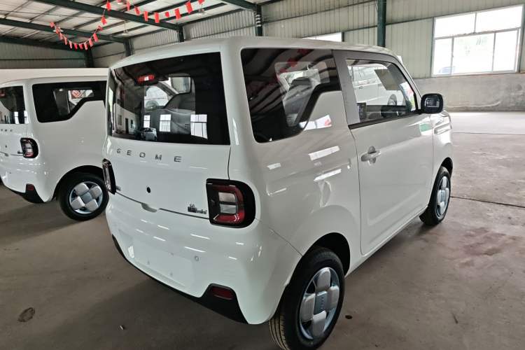 Used Geely Galaxy Panda 2024 Panda Mini 200km Endurance Bear Rear Right 45 Deg